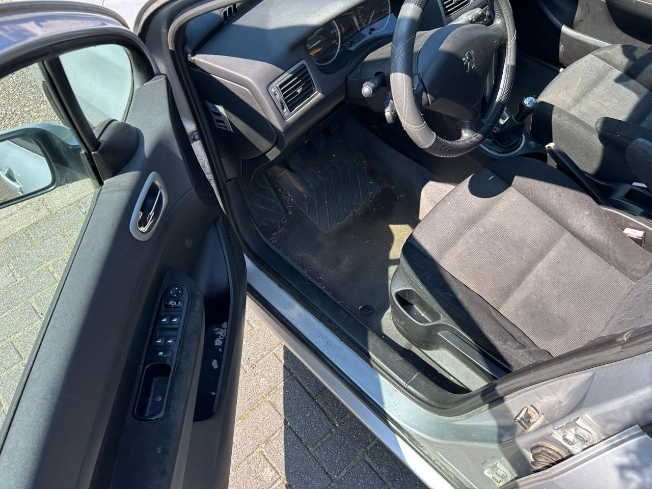 Peugeot 307 SW 1.6 16V Pack 7 Stoelen aanwezig!