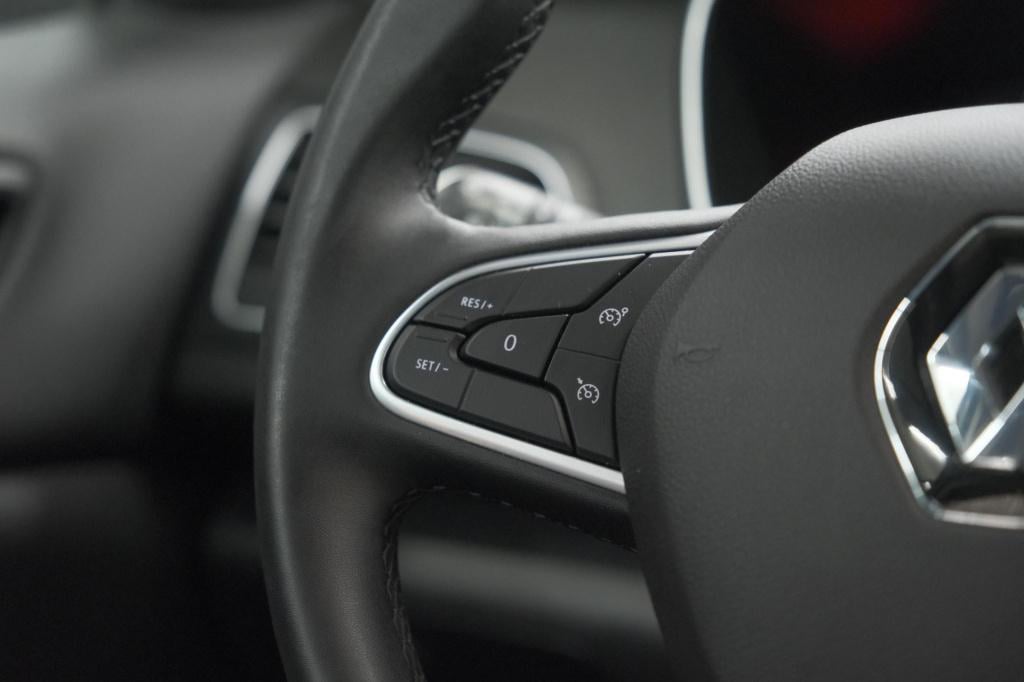 Renault Megane tce 140 edc techno | dodehoekdetectie | camera | 9.3 inch gr