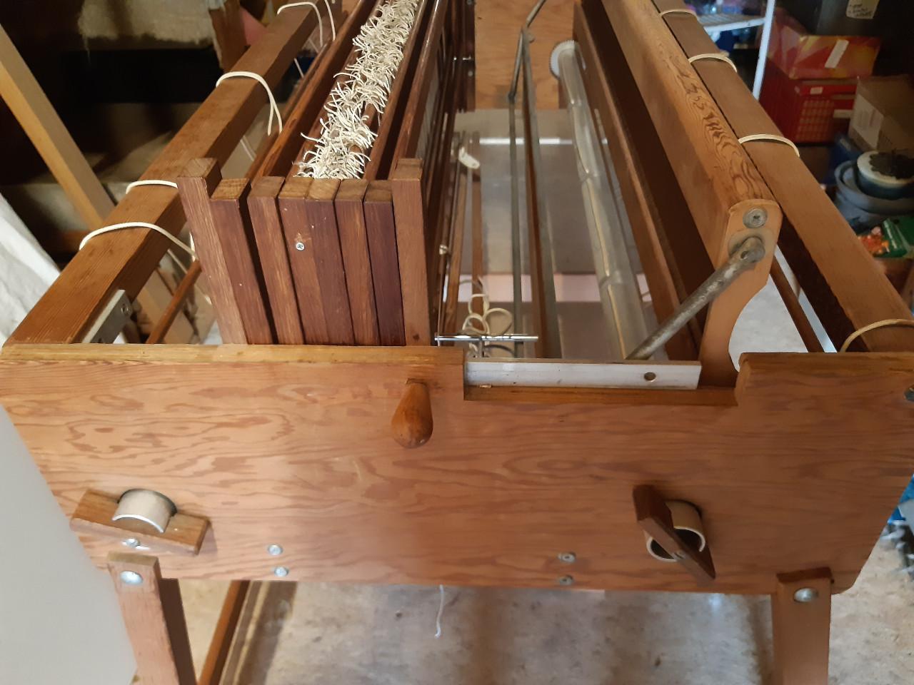 Weefgetouw 90 cm breed met 6 schachten en 6 trappers, trapweefgetouw