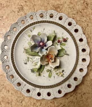 Antiek bord met rozen