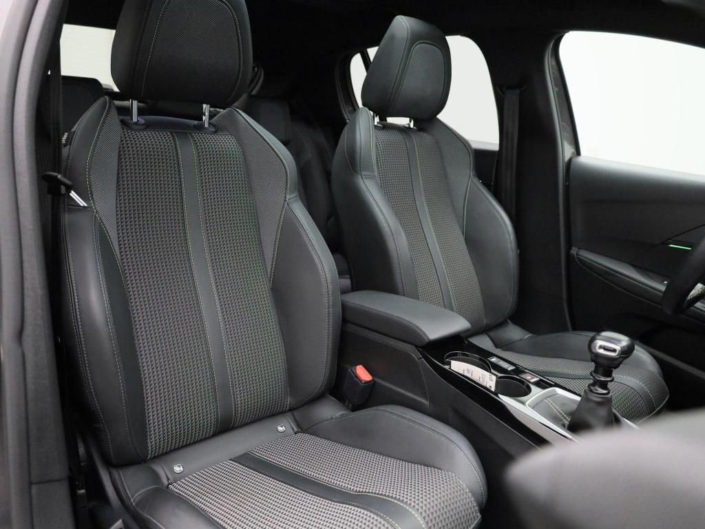 Peugeot 208 1.2 puretech 100 gt line | panoramadak | half-leder | navigatie