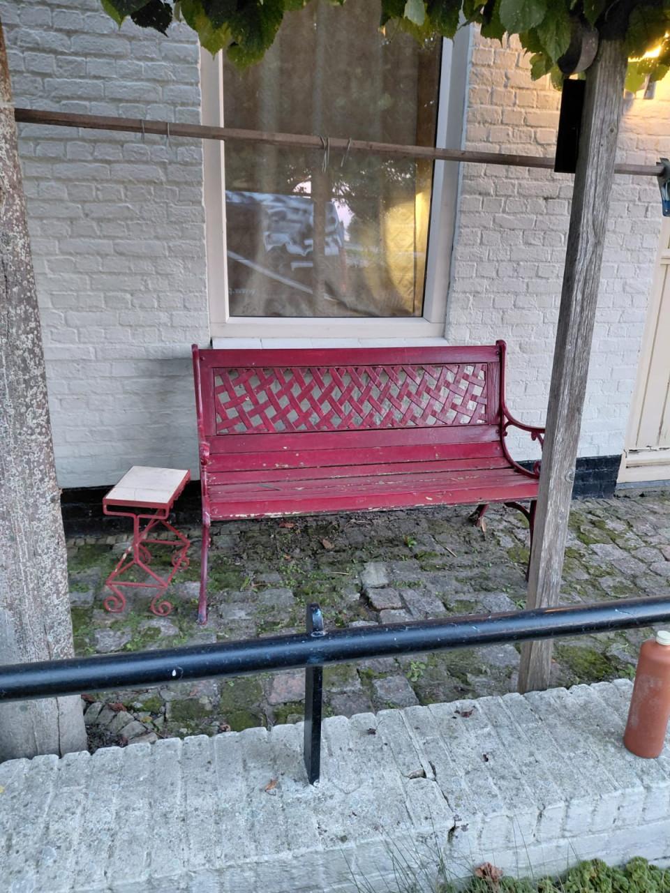 Zware gietijzeren tuinbank