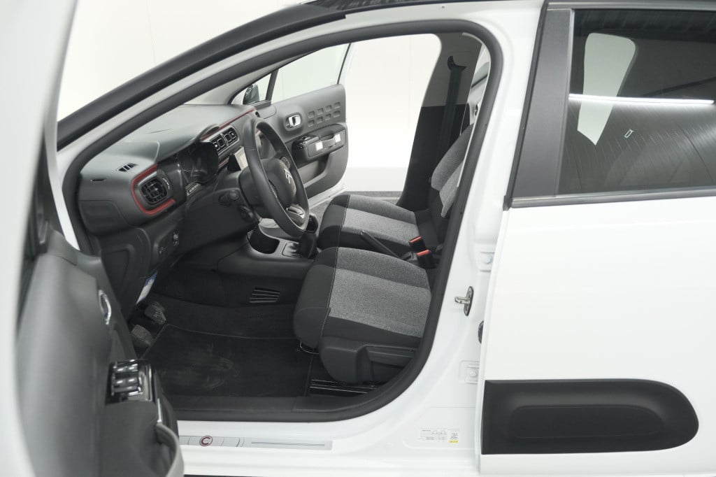 Citroen C3 puretech 82 c-series | parkeersensoren | navigatie | climate con