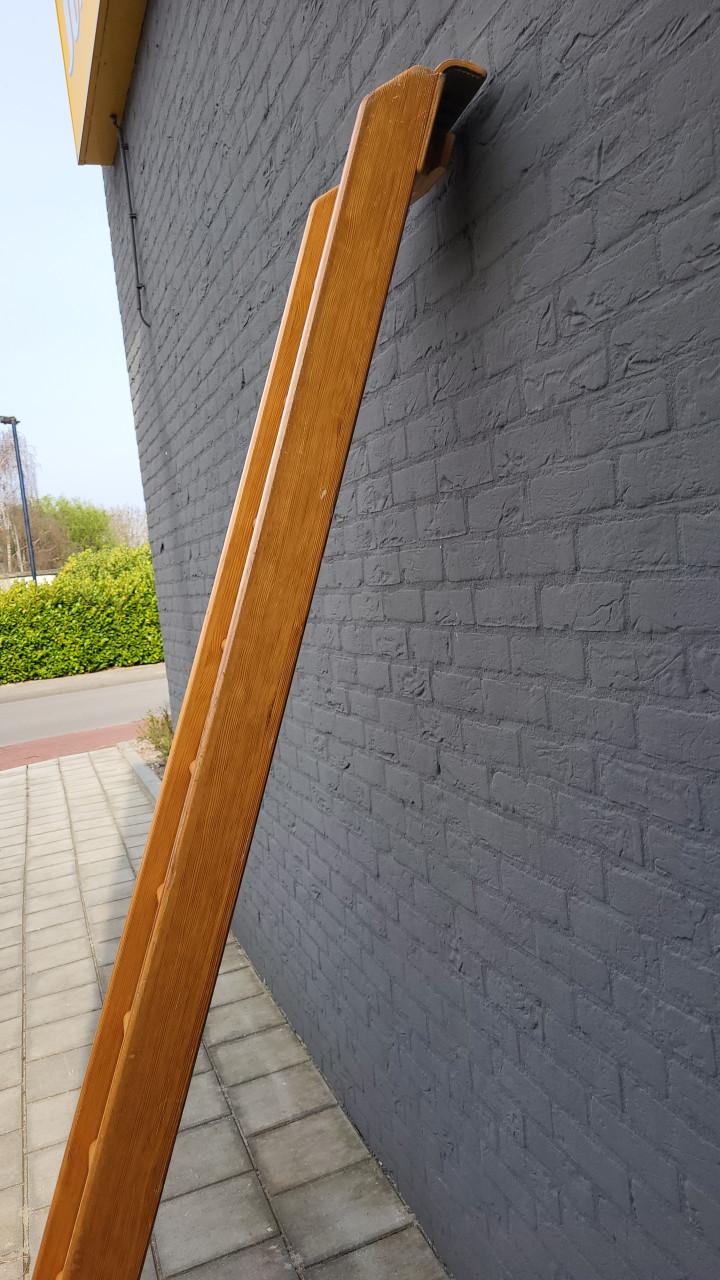 Houten ladder 235 cm (zeer fraai)