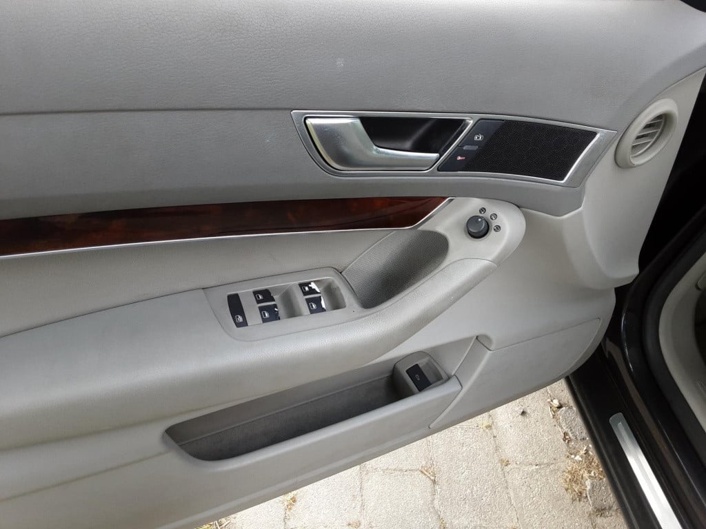 Audi A6 limousine 3.2 fsi quattro edition