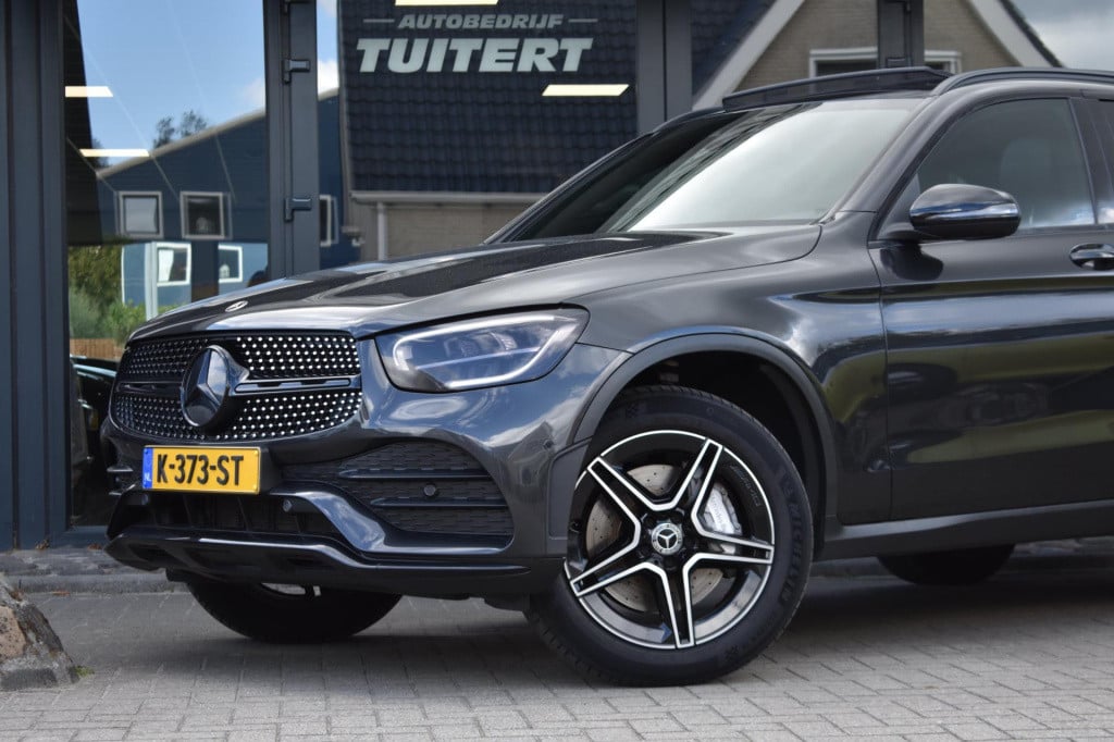 Mercedes-Benz Glc 300e 4matic amg | night | panoramadak | camera | nap | de