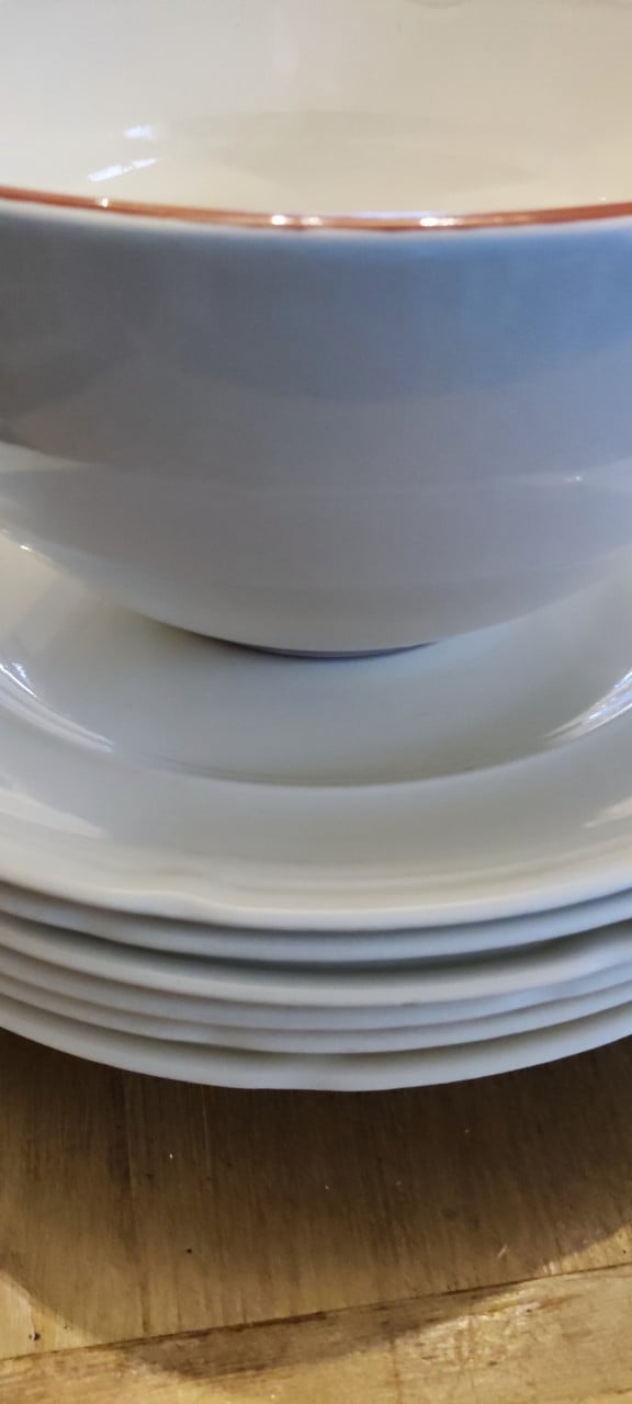 Grote witte (pasta) borden en pasta bowl / schaal