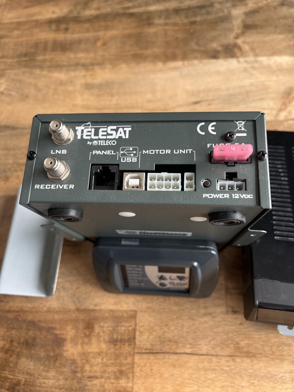 Volautomatische satelliet schotel 85 cm