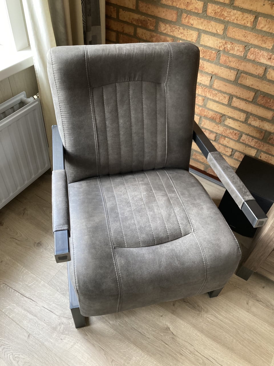 2 industriële fauteuils