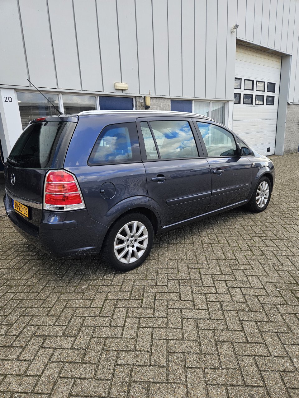 Te koop opel zafira 1.6 Temptation 7 persoons