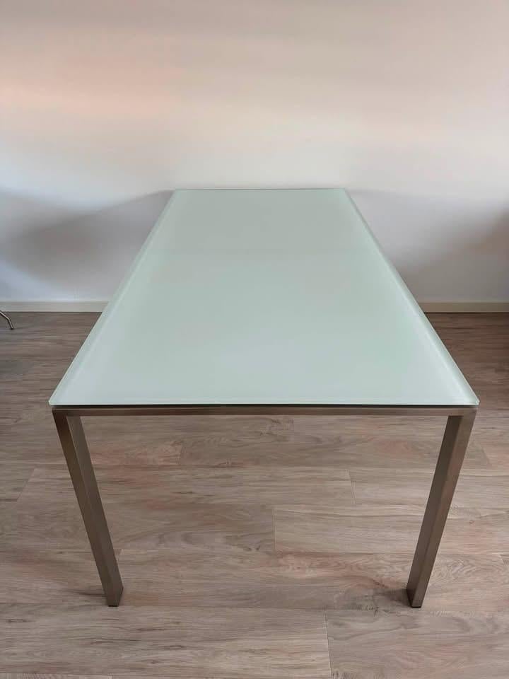 Eetkamertafel