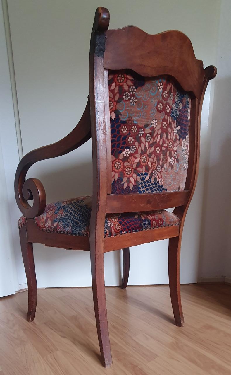 Antieke houten fauteuil