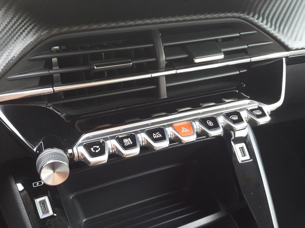 Peugeot E-2008 ev 50kwh 136pk 3-fase active apple carplay & android auto | 