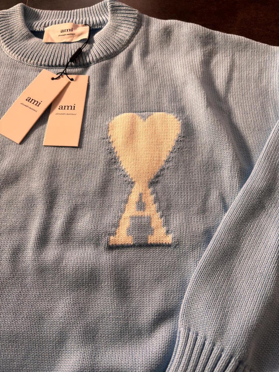 Nieuwe Ami Paris trui. Diverse kleuren.