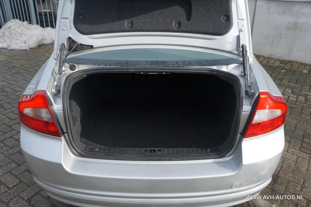Volvo S80 2.5 t momentum automaat