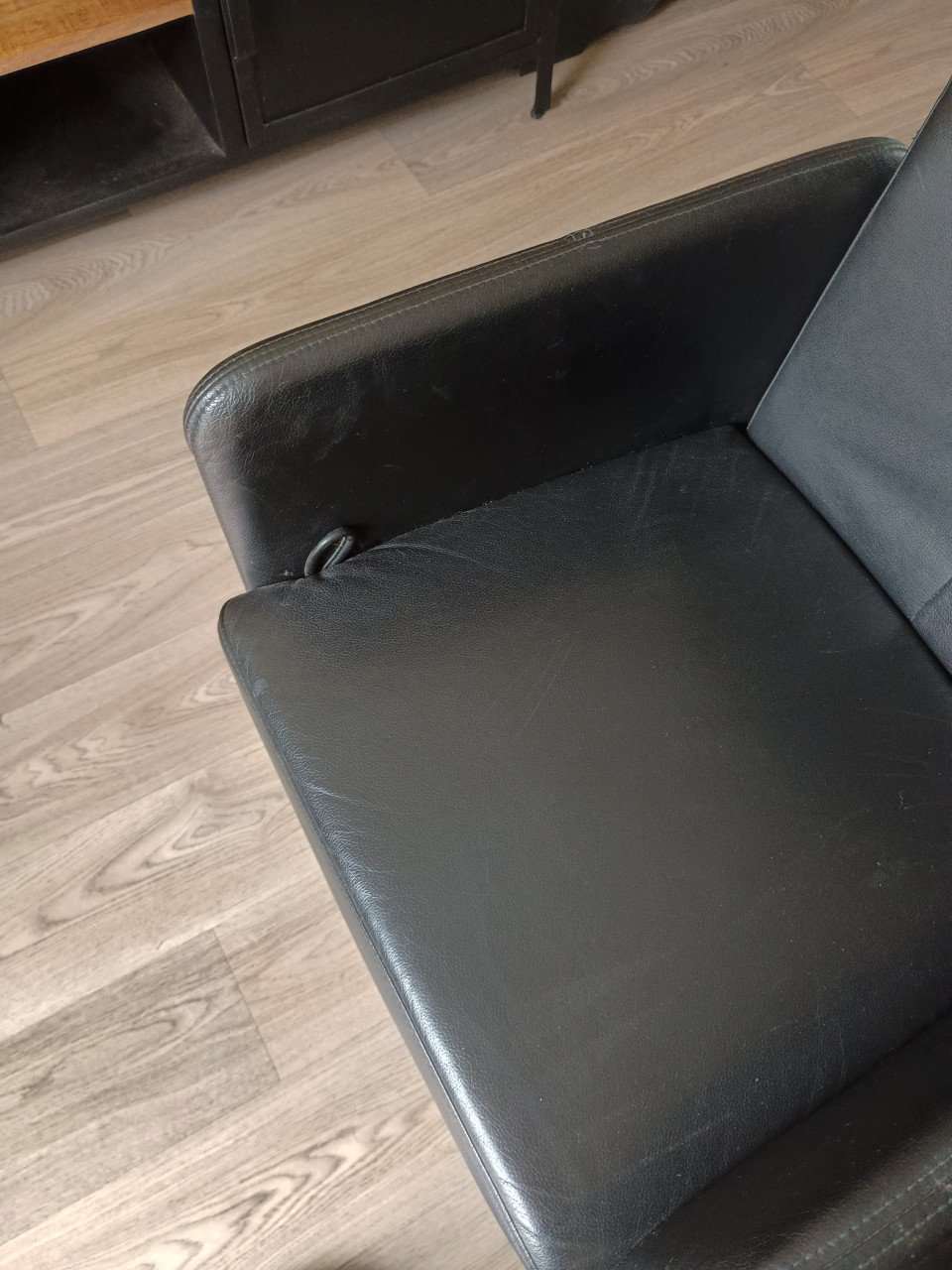 Gratis lederen stoeltjes
