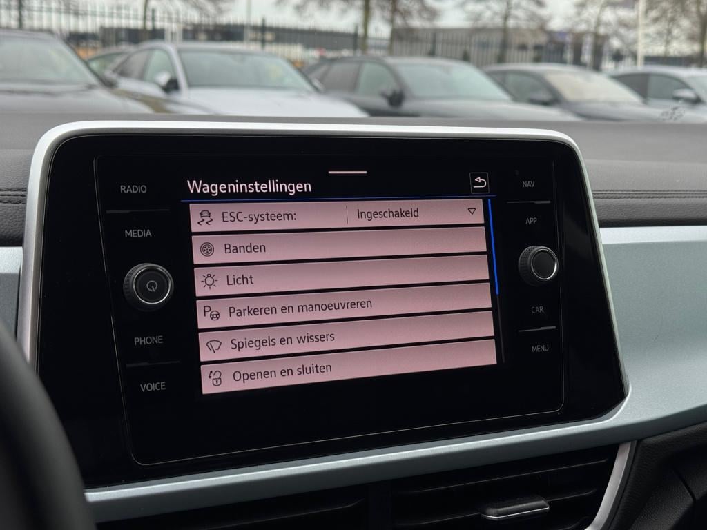 Volkswagen T-roc 1.0 tsi goal edition * stoelverwarming * carplay * camera