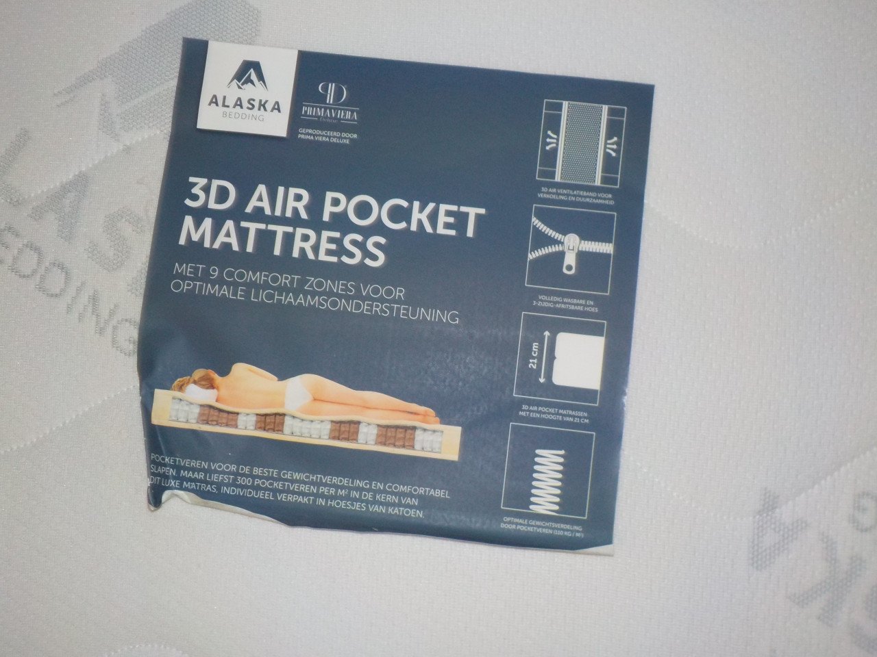 Hulsta ledikant + nachtkastjes + verstelbare lattenbodems + matrassen