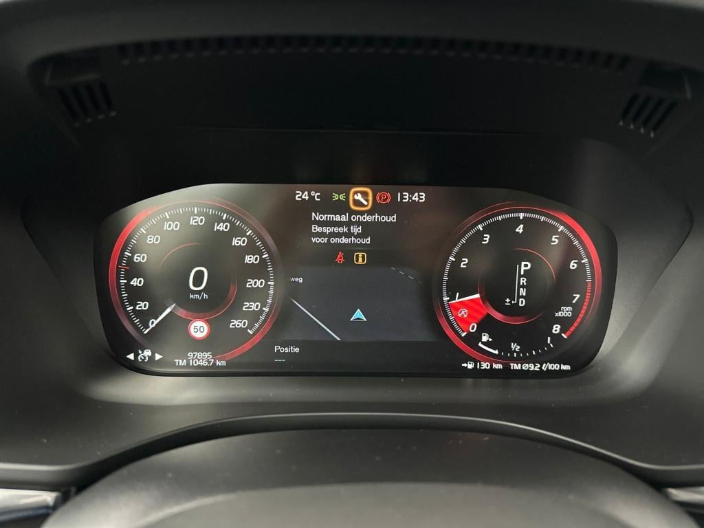 Volvo XC60 t5 253pk momentum| adap.cruise| trekhaak| leder| stoel.verw.