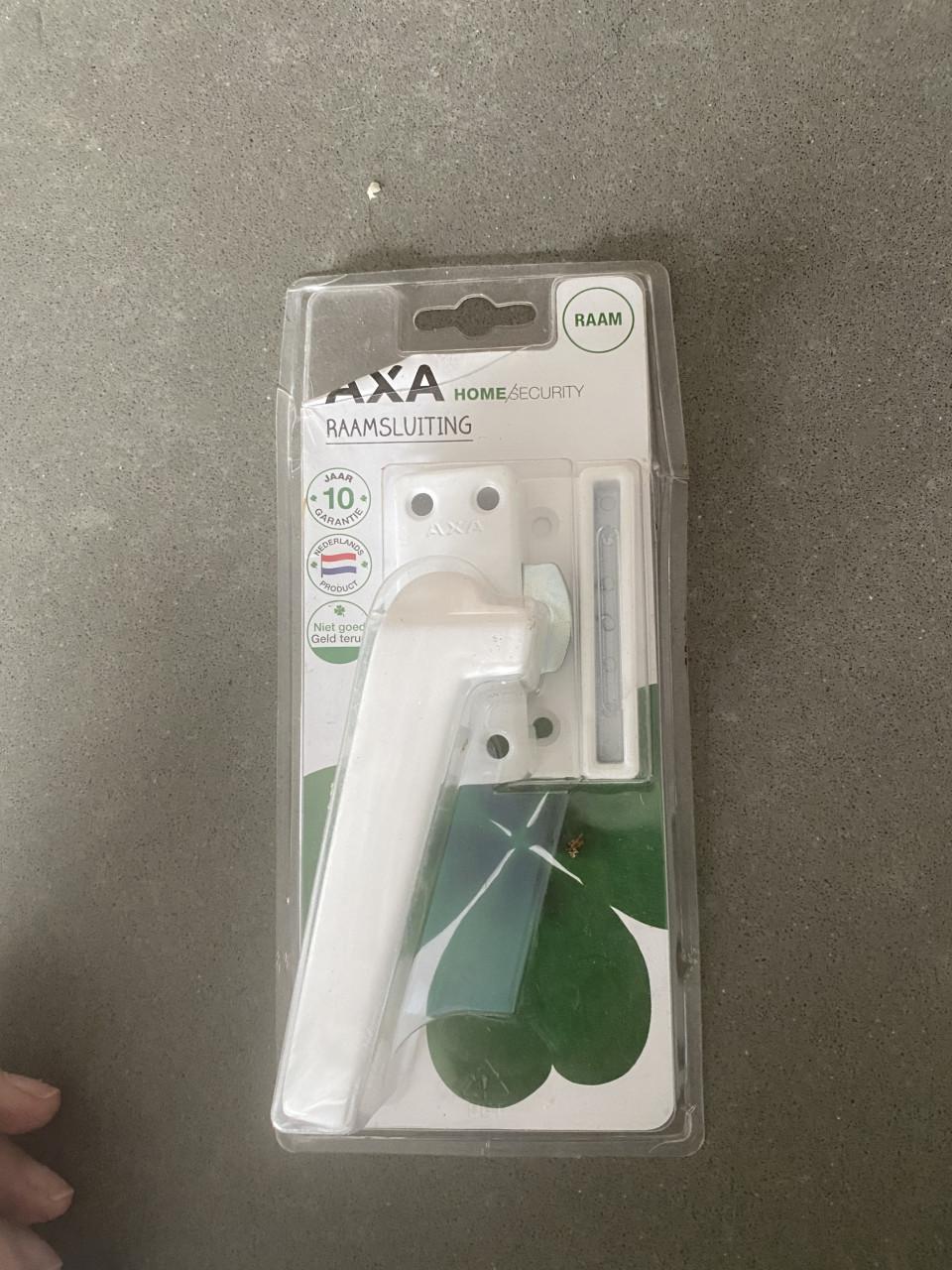 Raamsluiting AXA 3 stiks