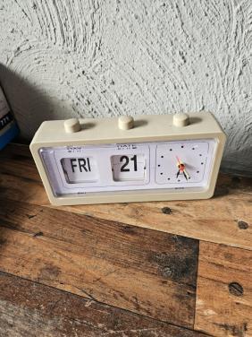 Vintage Flip Klok met Dag- en Datumweergave werkende staat