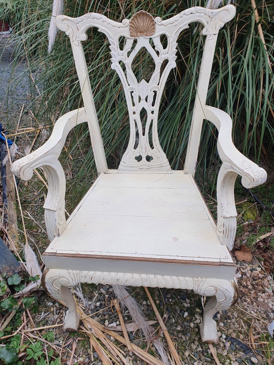 Prachtige antieke fauteuil, grote stoel, mooi houtsnijwerk, ca. 1880- 1900.