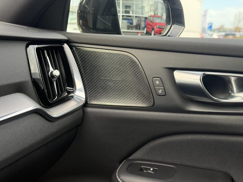 Volvo V60 t6 340pk recharge r-design| adap.cruise| camera| h&k sound| keyl
