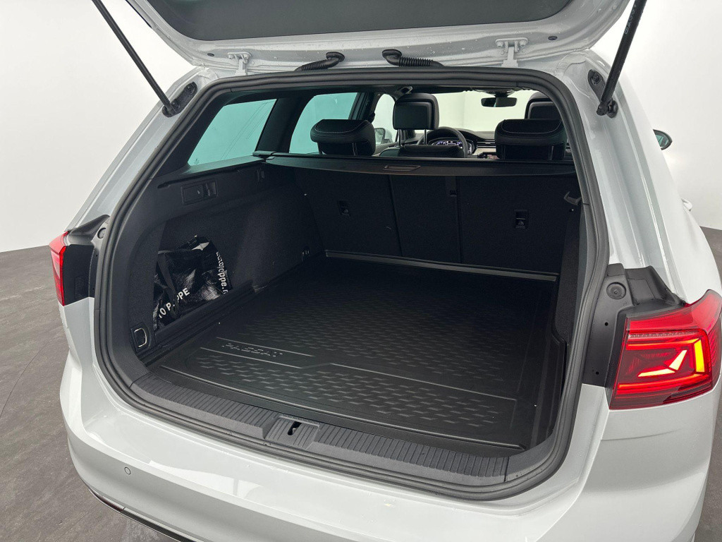 Volkswagen Passat variant 1.5 tsi r-line business dsg7 150pk panoramadak - 