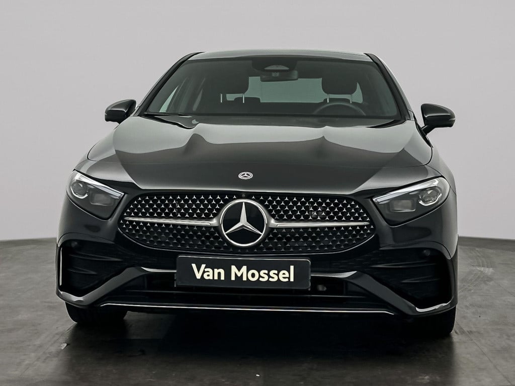Mercedes-Benz A-Klasse 250 e amg line | automaat | lage km stand! | apple c
