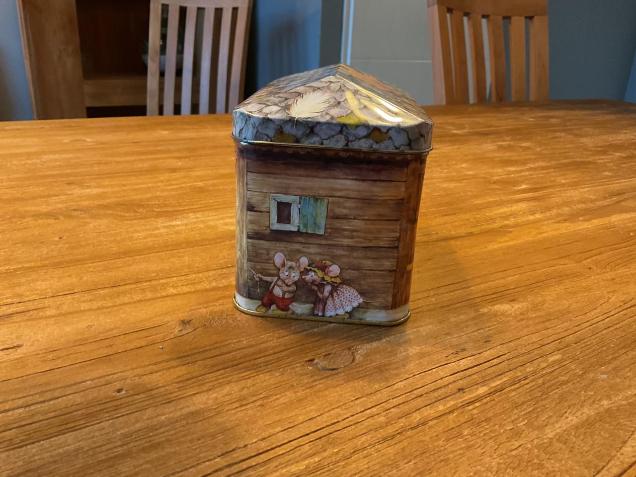 55 kabouters Rien Poortvliet en koekjes blik huisje