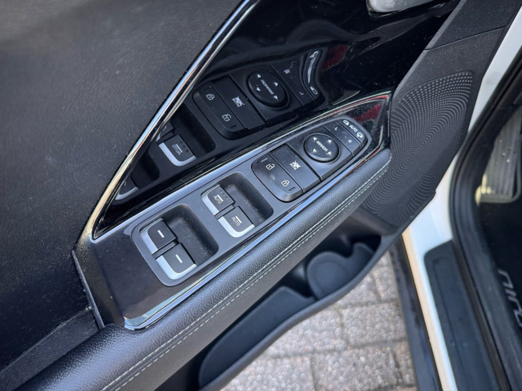 Kia Niro 1.6 gdi hybrid first edition