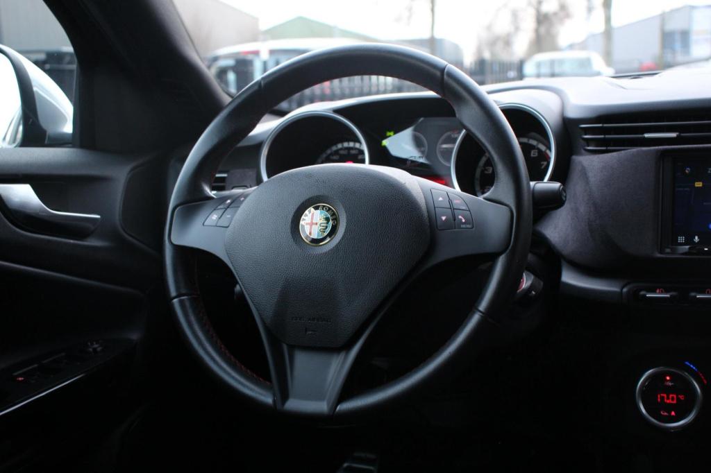 Alfa Romeo Giulietta 1.4 t turbo turismo - leder - sportiva - stoel verw - 