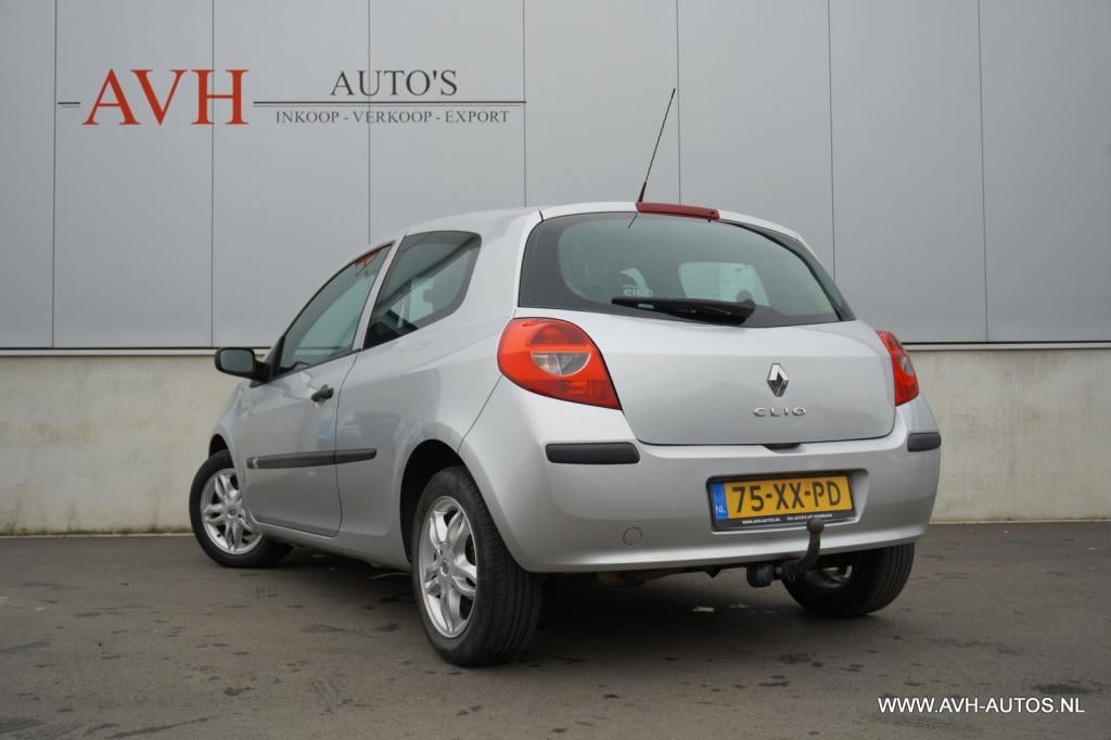 Renault Clio 1.2-16v business line