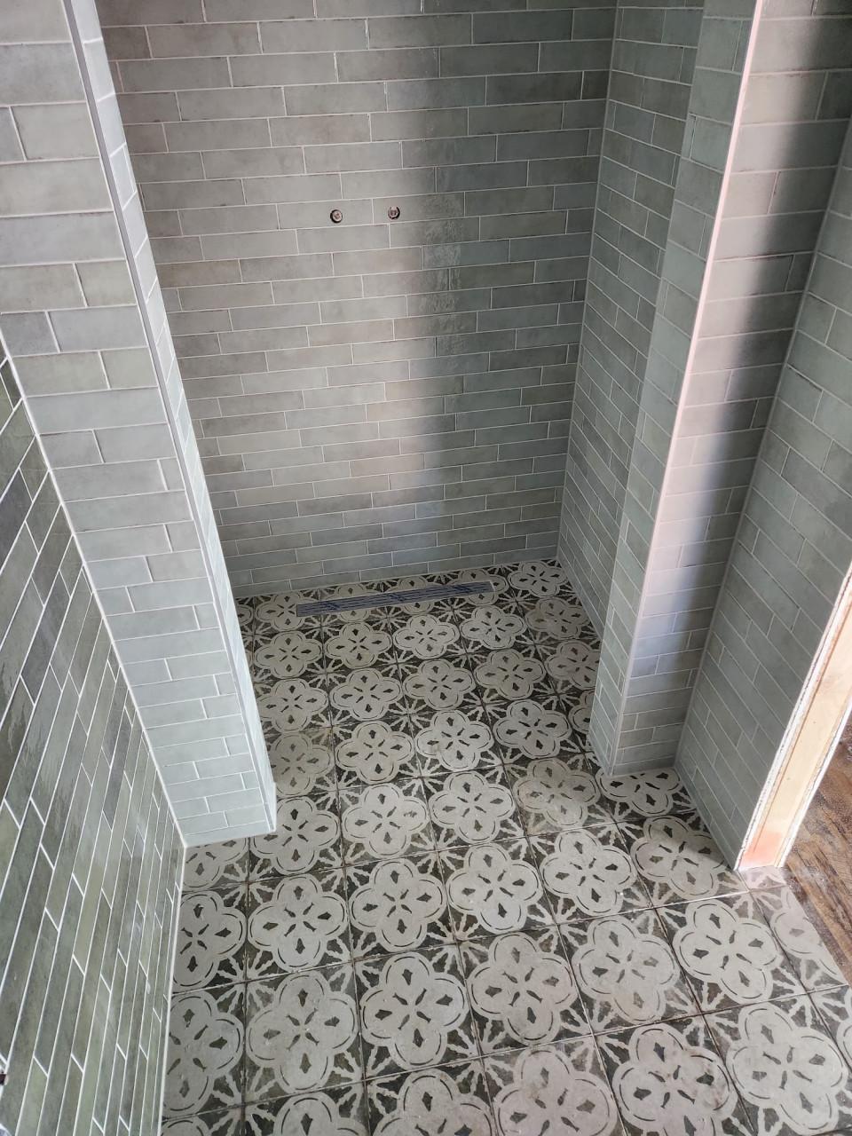 Tegelzetter nodig? Bel/app: 06 21937244 of Mail: jvbtegelzetter@gmail.com