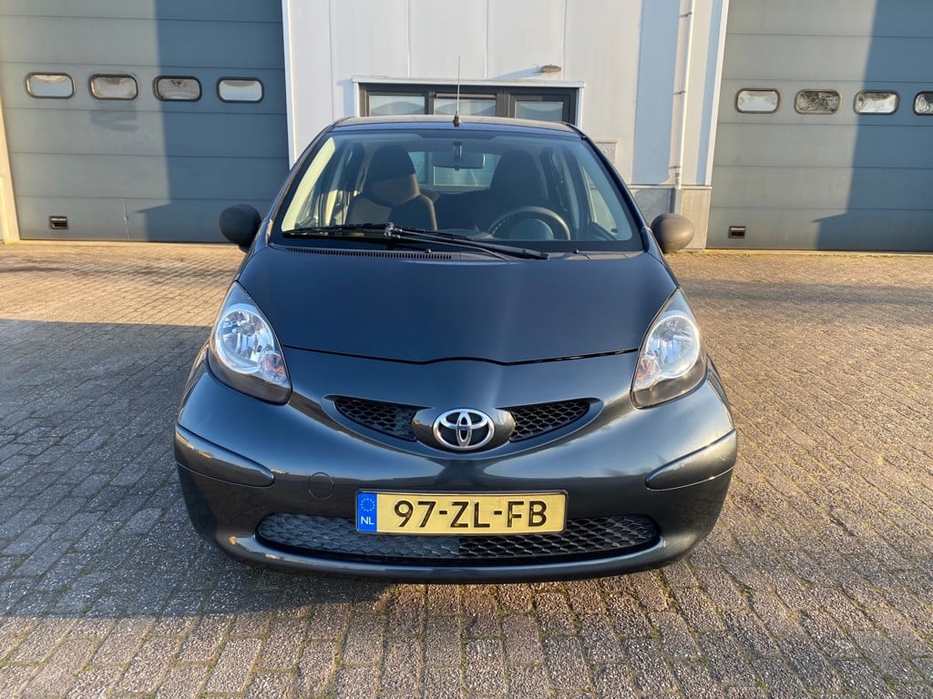 Toyota Aygo 1.0-12v >5deurs, airco, maar 84532km!<