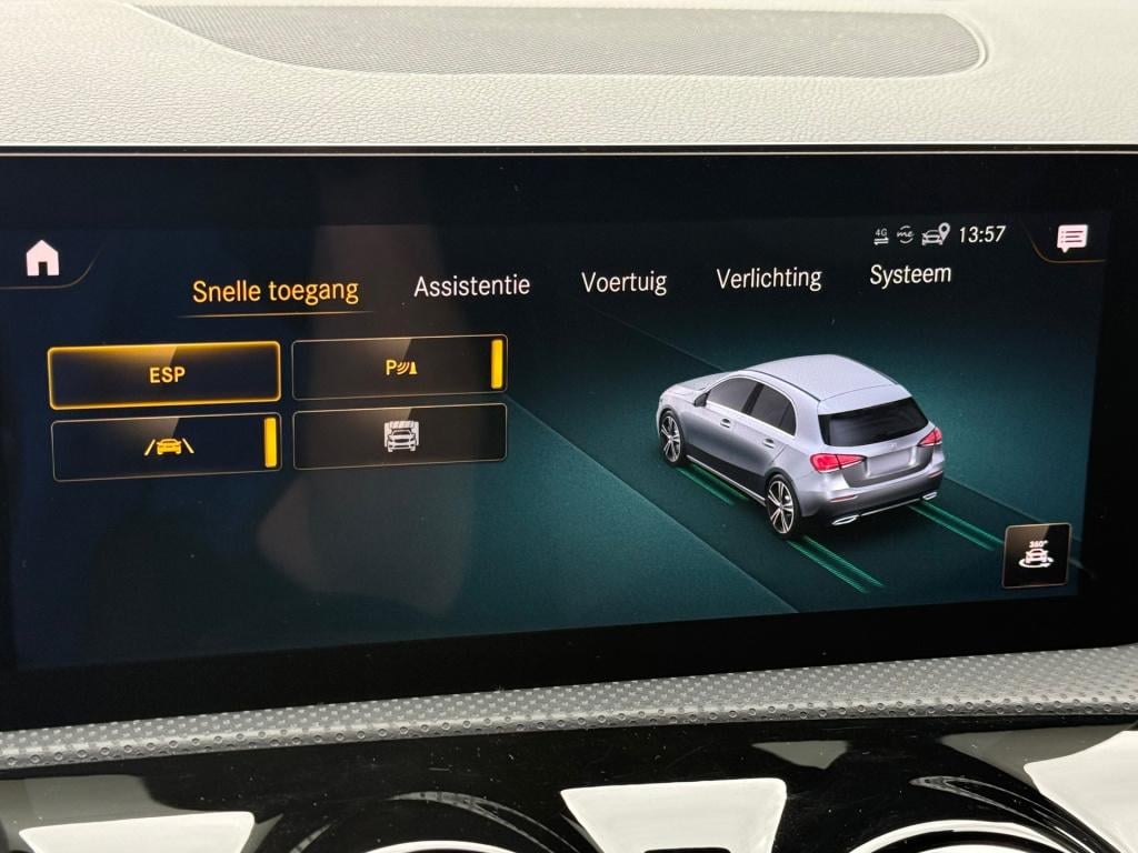 Mercedes-Benz A-Klasse 250 e business solution amg limited soh 96%