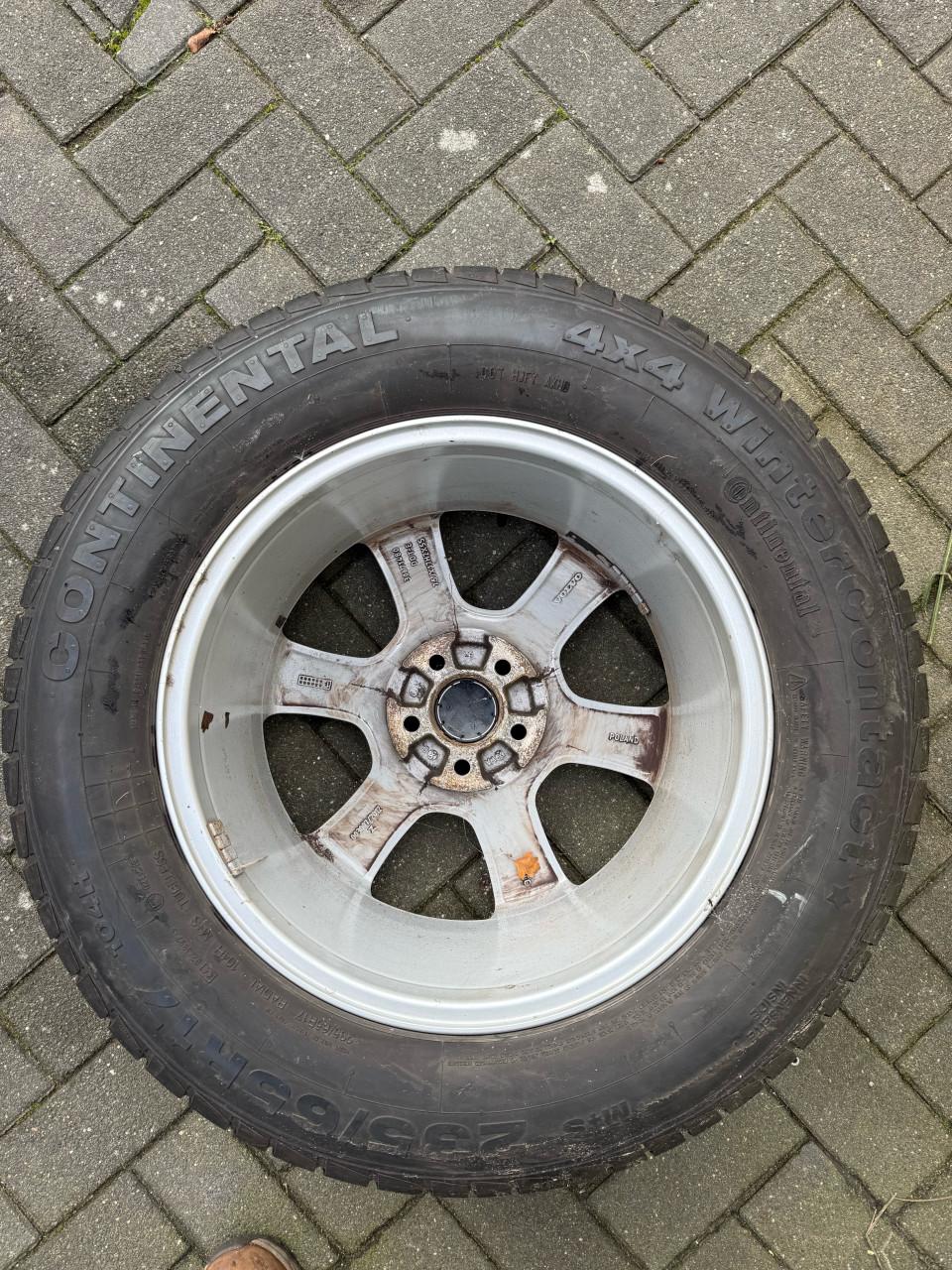4 velgen 17 inch  volvo xc  met banden