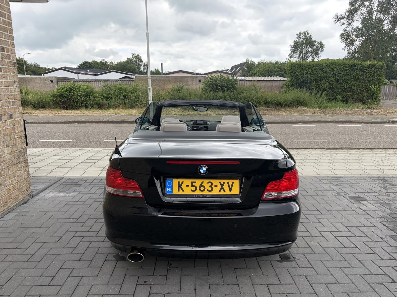 BMW 1-serie Cabrio 118i Airco PDC 2008 Boekjes