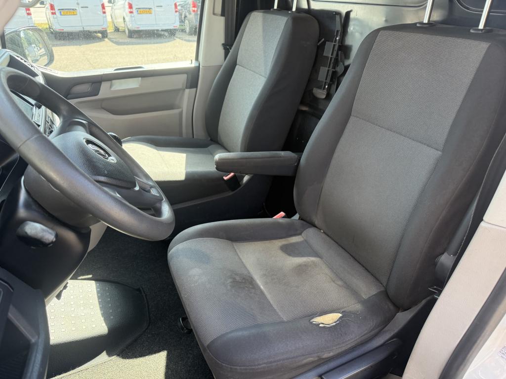 Volkswagen Transporter 2.0 tdi l1h1 highline | airco | nieuwe motor bij 240