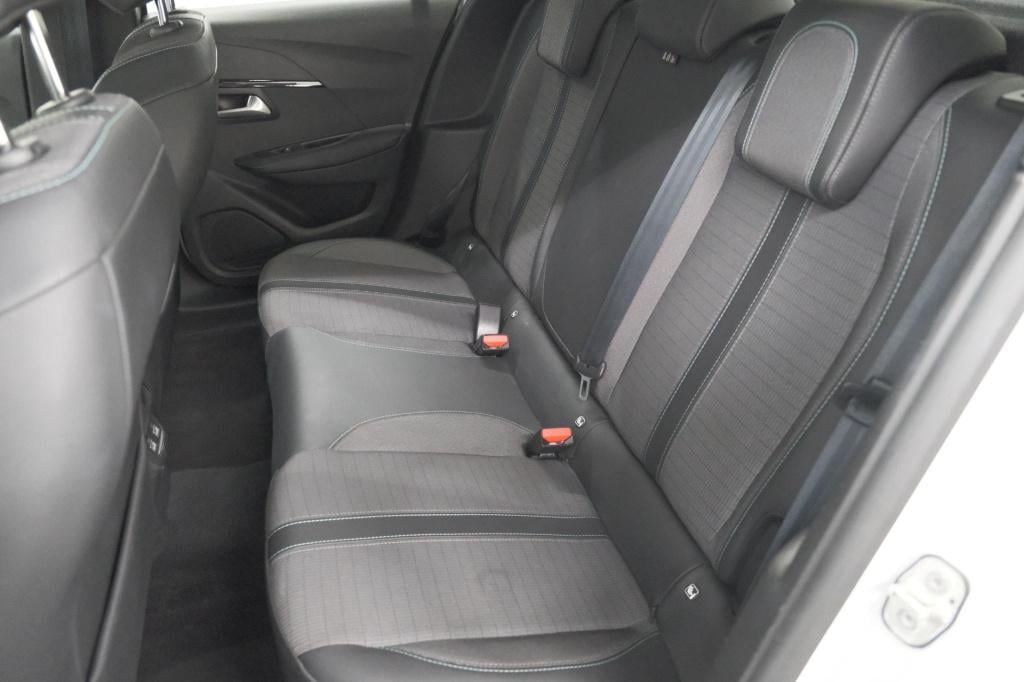 Peugeot 208 puretech 100 allure | camera | apple carplay | parkeersensoren 