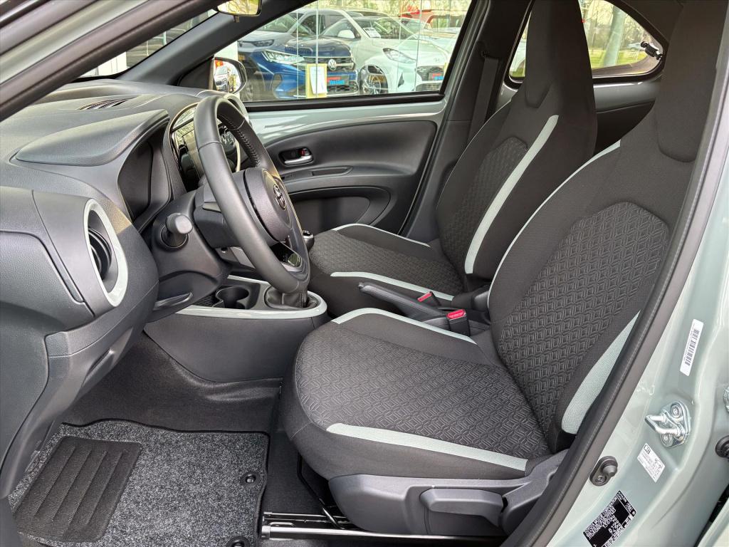 Toyota Aygo x 1.0 vvt-i mt 72pk pulse|bi tone stoelverwarming|carplay|camer