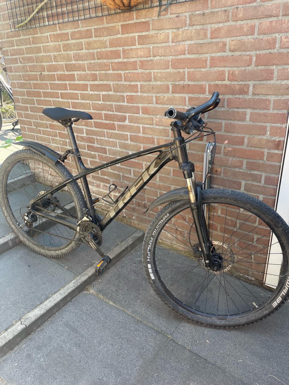 Mountainbike TREK 5 marlin zwart