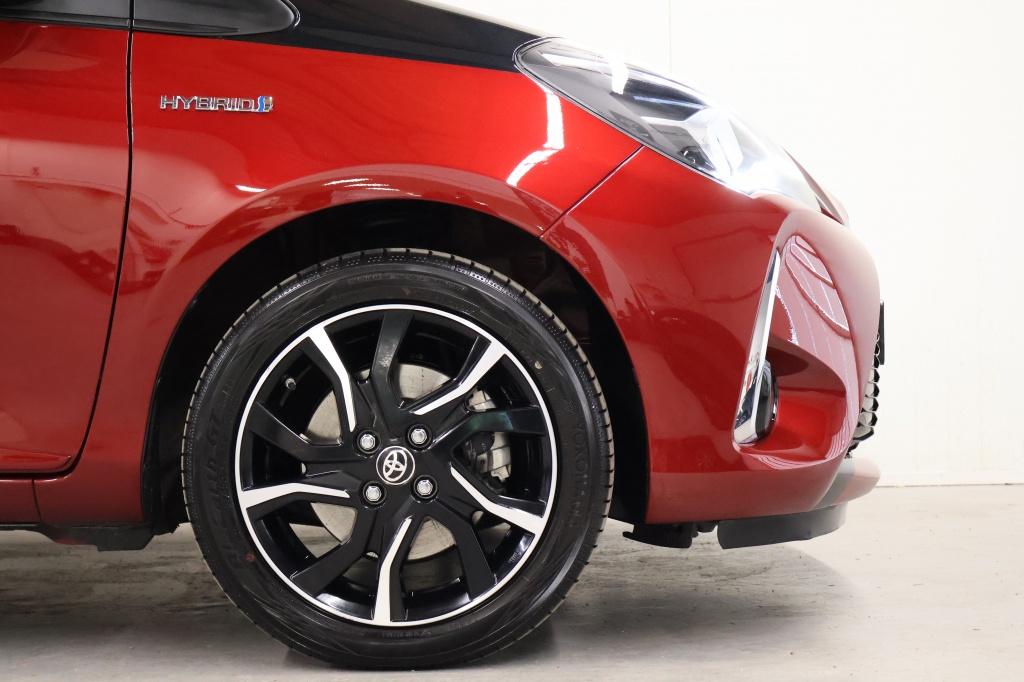 Toyota Yaris 1.5 hyb. bi-tone