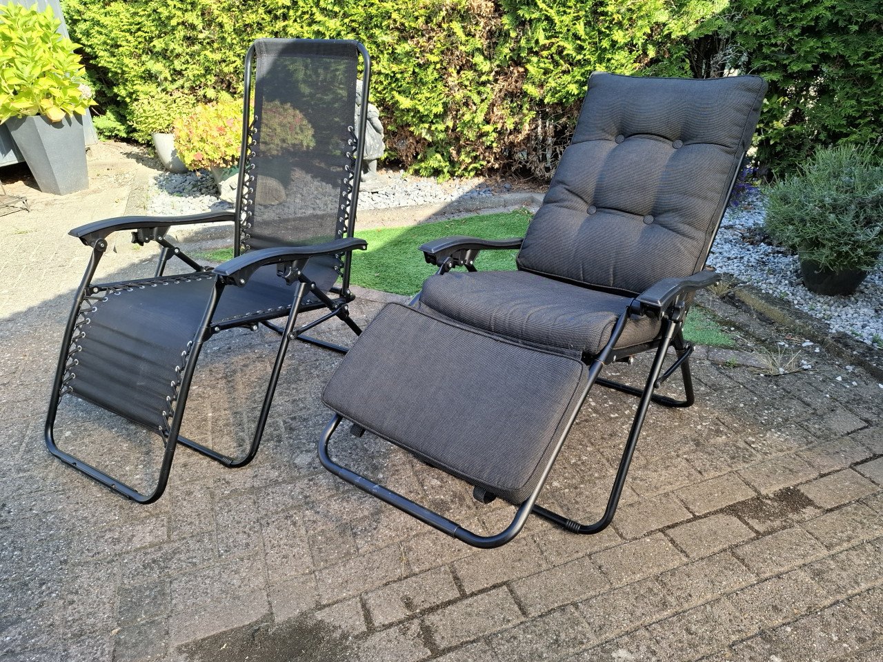 Twee fijne tuinstoelen