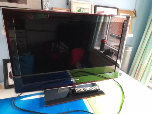 32 inch Samsung LED TV