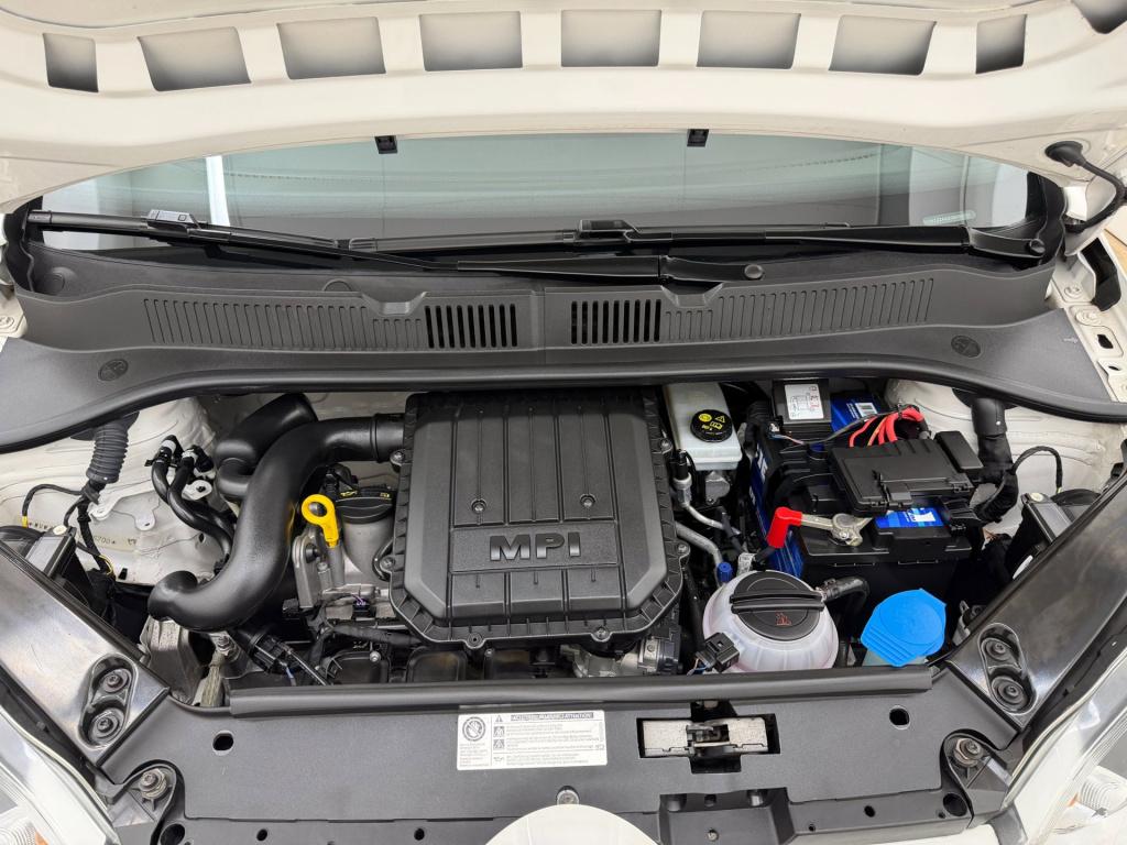 Volkswagen UP! occasion 1.0 move up! bluemotion | wit | tweedehands volkswa