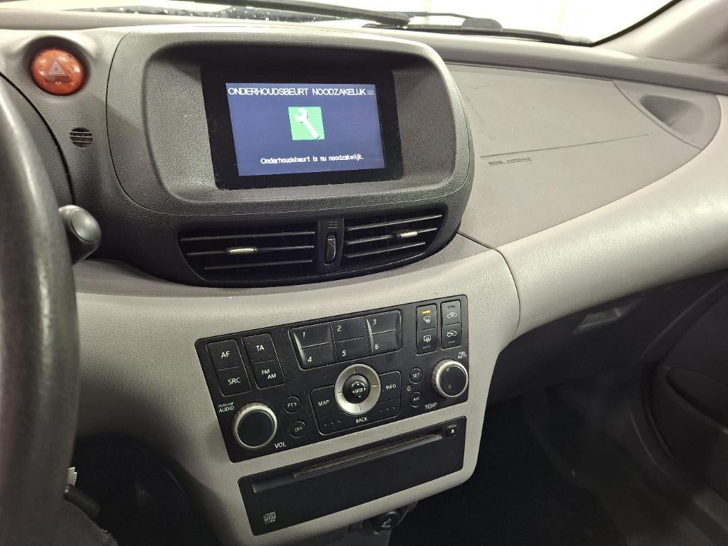 Nissan Almera Tino 1.8-04-km 215000-!e eigen-Airco-Navigatie-tr.haak-1850,=