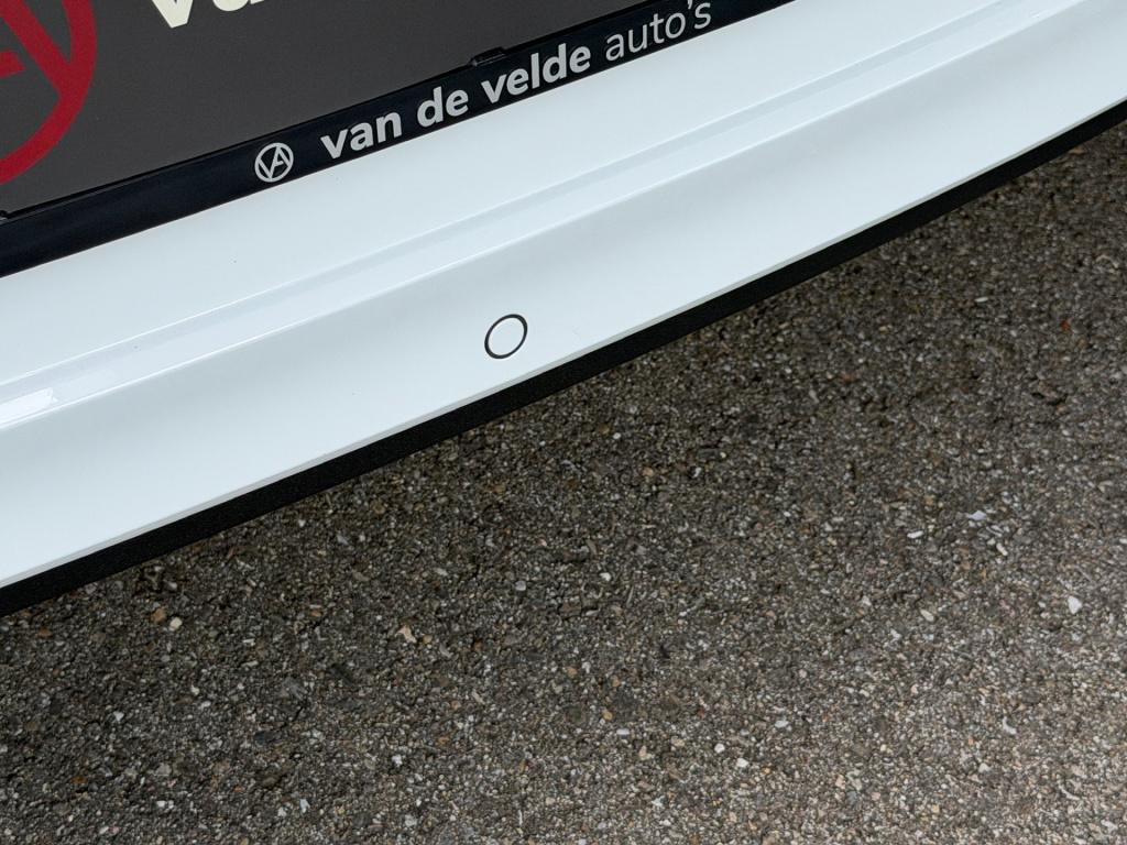 Volkswagen UP! 1.0 5-deurs | camera | cruise | airco | bluetooth | pdc | ri