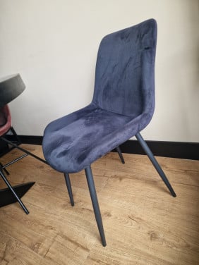 Bank en eetkamer stoelen