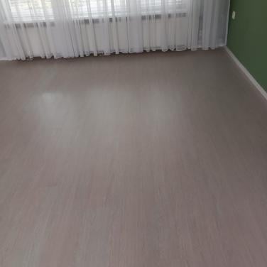 Laminaat 50 m2 bruin en grijs